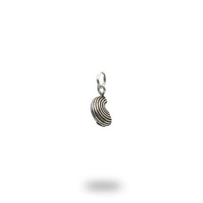 Pendente Pasta Chiocciola in argento 800 brunito, simbolo della tradizione culinaria italiana
