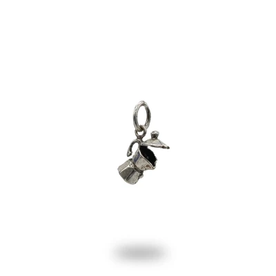 Charm in argento 800 brunito a forma di caffettiera moka, un omaggio all’arte del caffè italiano