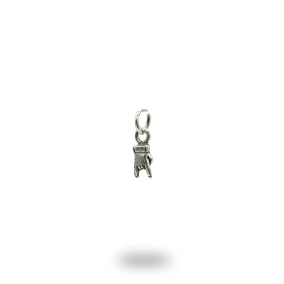 Ciondolo mano con corna in argento 800 brunito, amuleto scaramantico artigianale