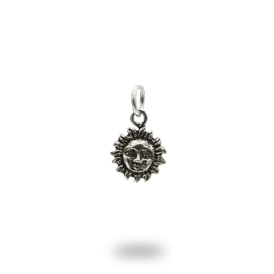 Ciondolo sole in argento 800 brunito – gioiello artigianale simbolo di energia e luce