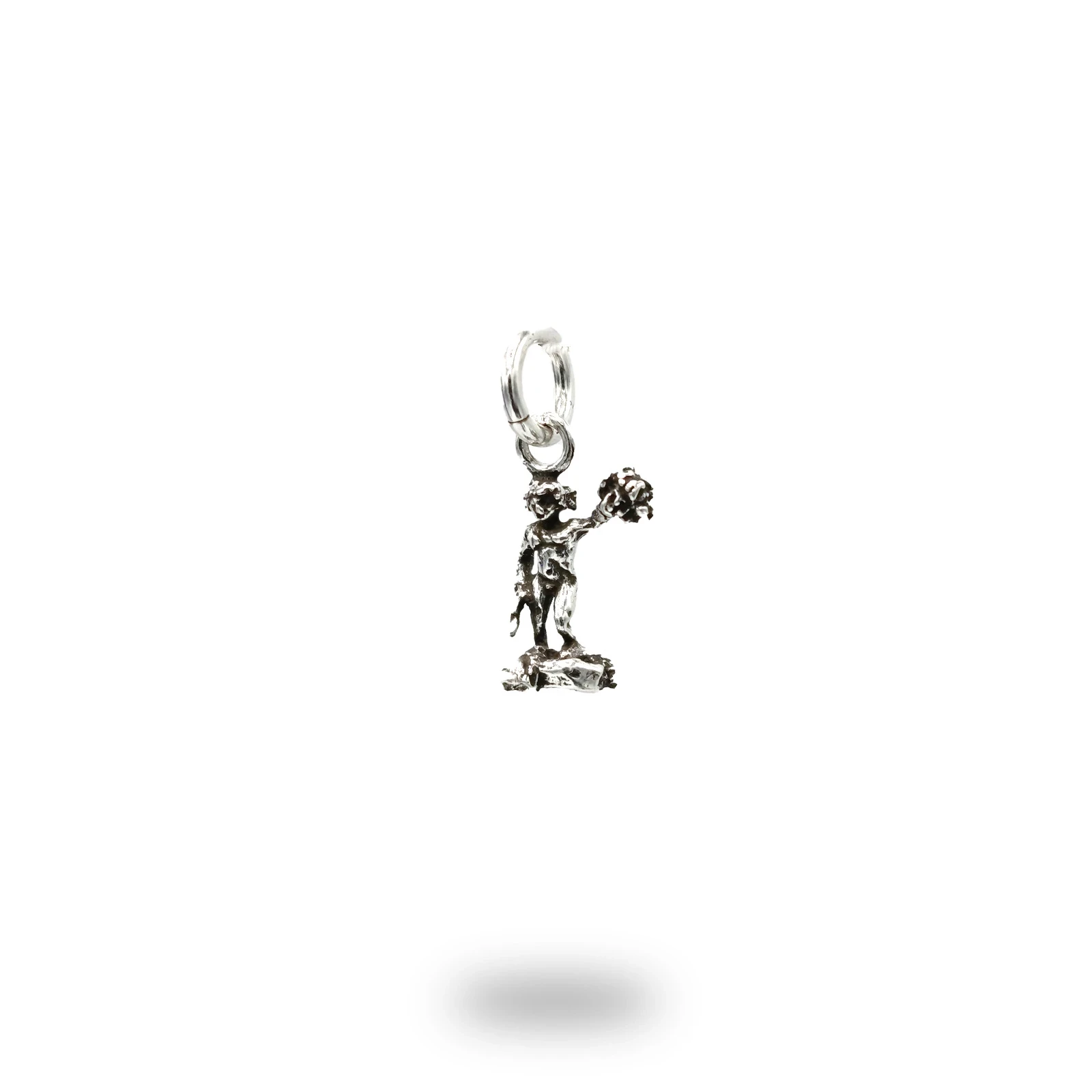 Charm Perseo in argento 925 brunito, gioiello simbolico artigianale italiano