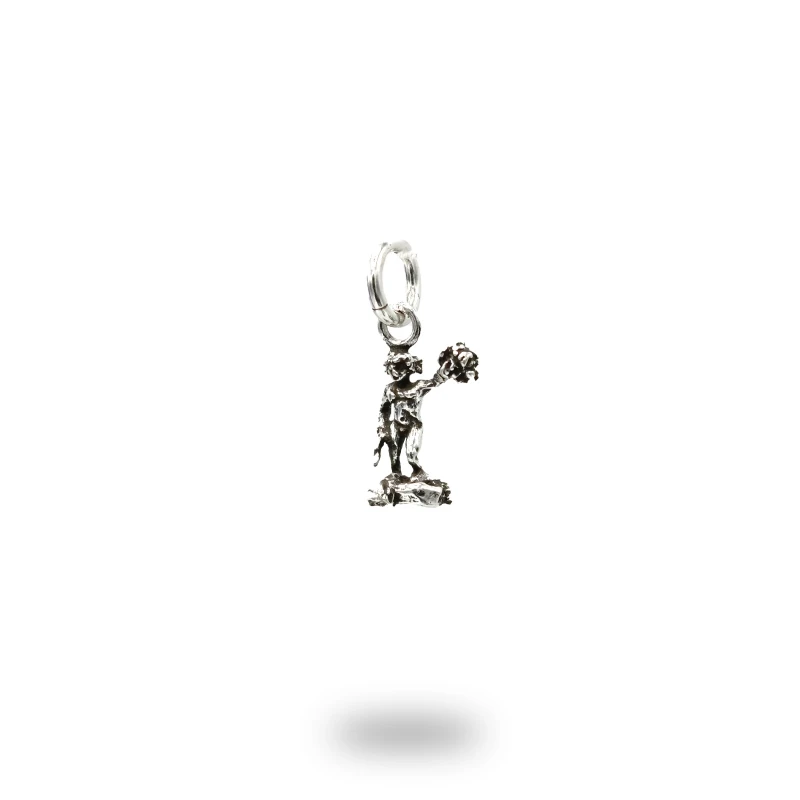 Charm Perseo in argento 925 brunito, gioiello simbolico artigianale italiano