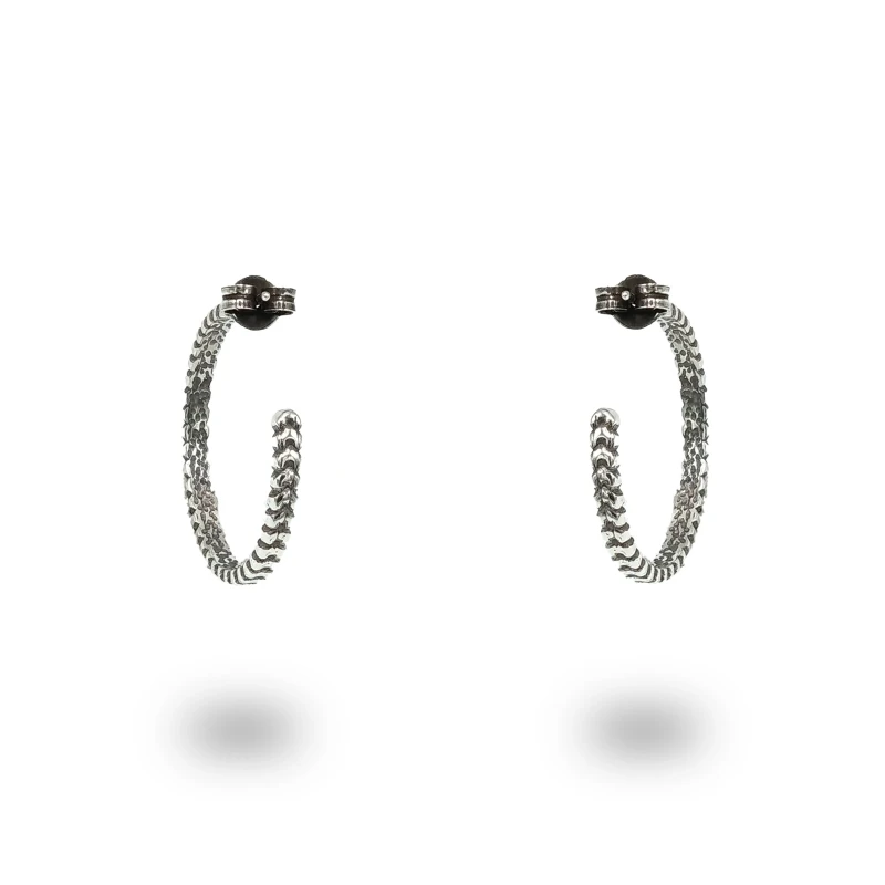 Orecchini a campanella con cuori in argento 925 brunito, amore e tradizione artigianale