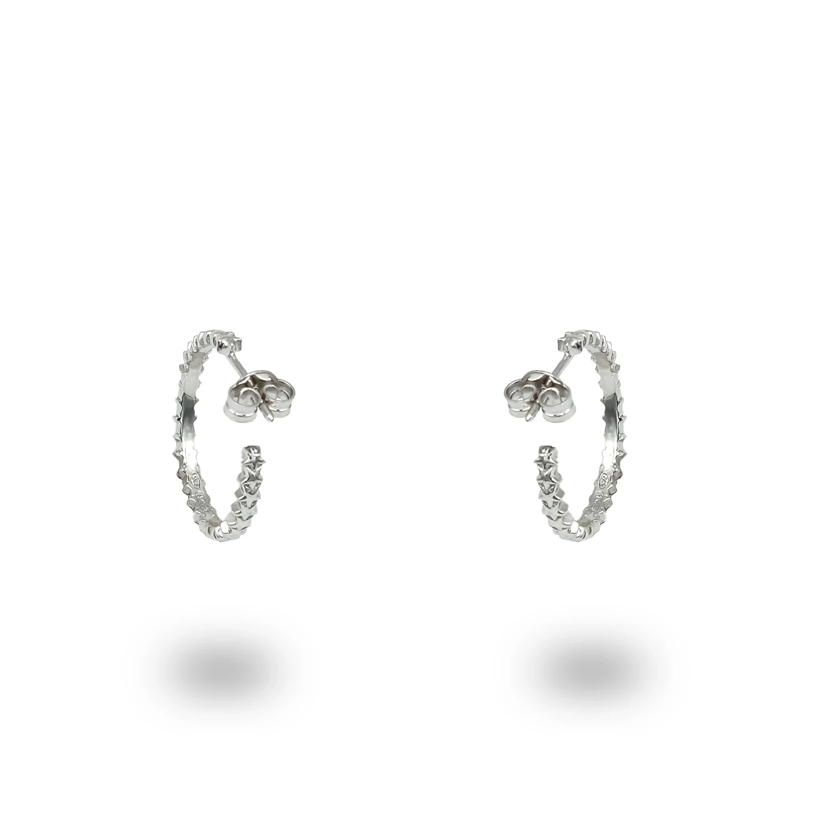 Orecchini campanella piccoli con stelle in argento 925 rodiato, luce e stile celeste artigianale