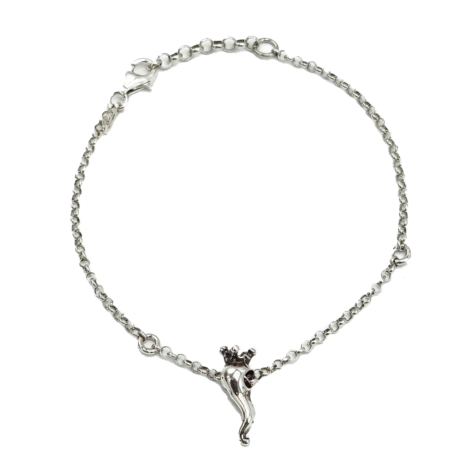 Bracciale in argento 925 brunito con corno portafortuna, elegante e artigianale.