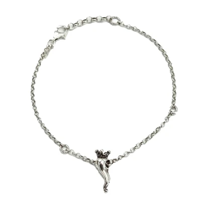 Bracciale in argento 925 brunito con corno portafortuna, elegante e artigianale.