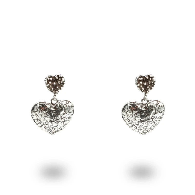 Orecchini Perneo Cuore Martellato in argento 925 brunito – gioielli artigianali con texture decisa e simbolica