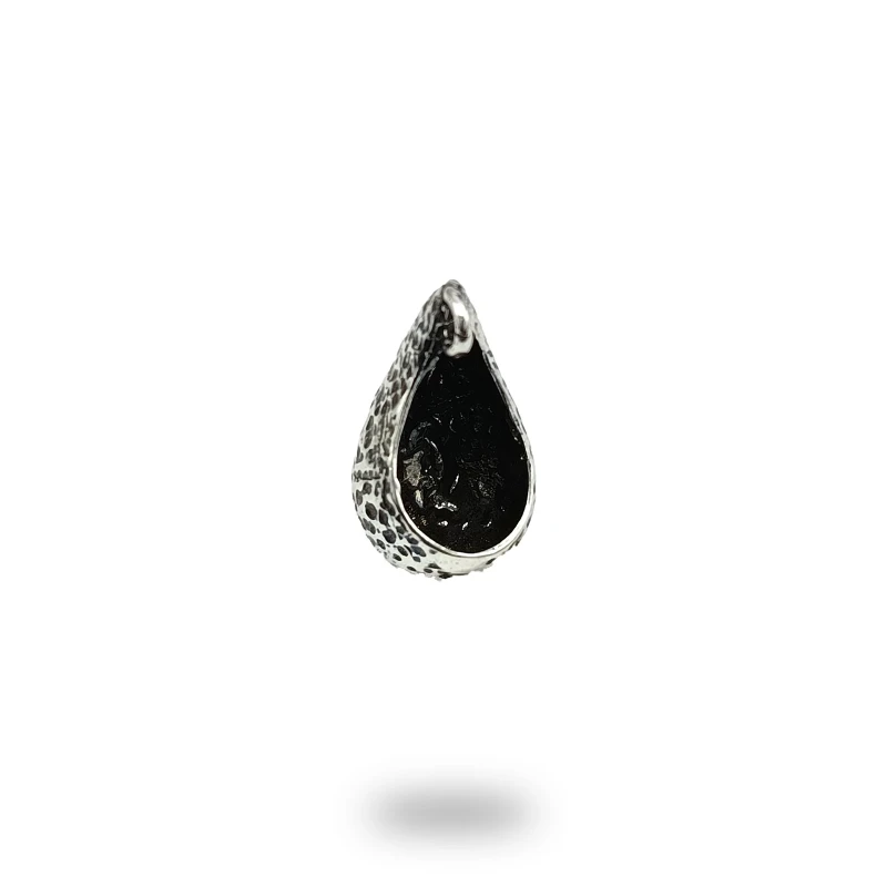 Pendente Goccia in Argento 800 – Gioiello Artigianale Elegante