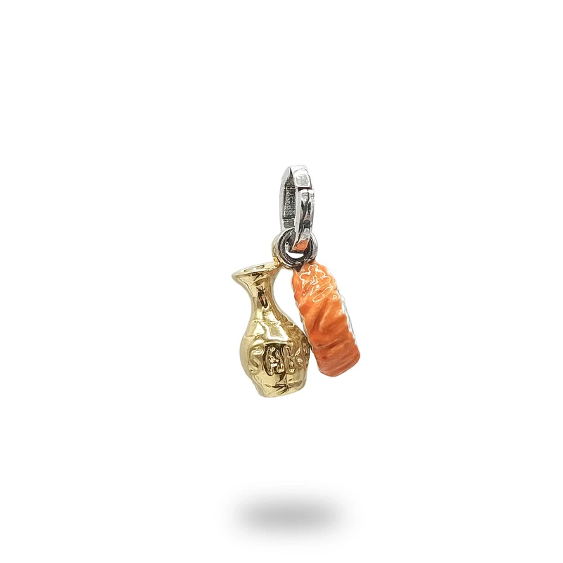 Ciondolo Sake e Nigiri Salmone in Argento 925, gioiello artigianale Made in Italy ispirato alla cucina giapponese.