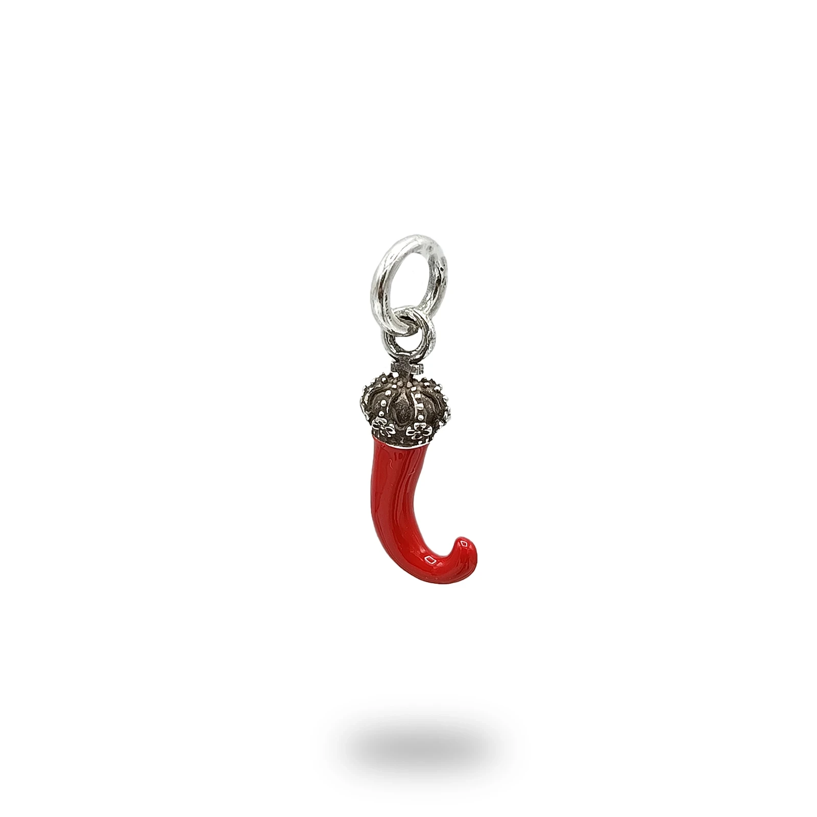 Ciondolo Corno in Argento 800, simbolo tradizionale di fortuna e protezione.